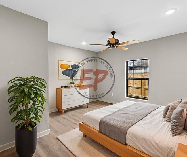 Photo - 507 Harbour Ave