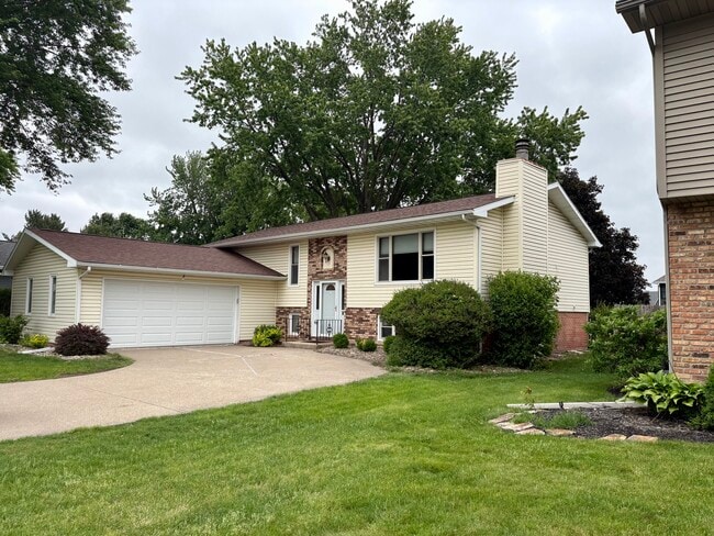 Photo - 3885 Tam O Shanter Dr N