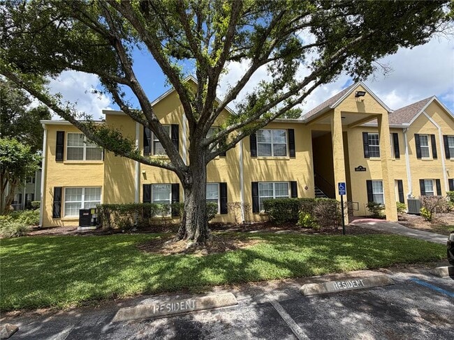 Building Photo - 2013 Dixie Belle Dr Unit A