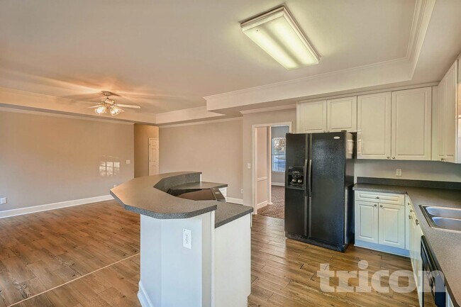 Photo - 9235 Raleigh Way