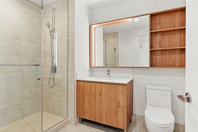 Photo - 234 W Hill St