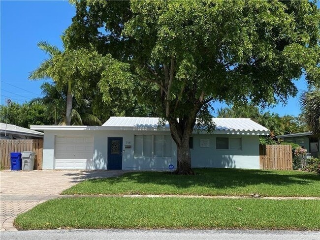 Photo - 718 NE 5th Ave