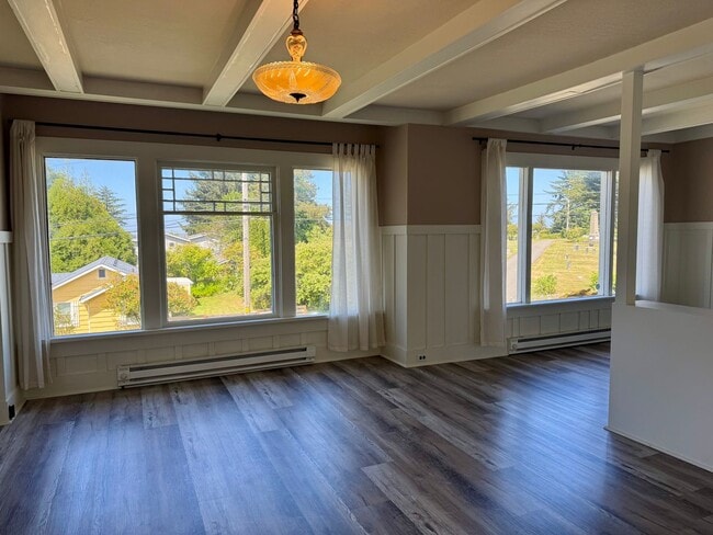 Photo - Charming Craftsman in Bandon Heights | 3 Bed / 2 Bath | Ocean & River Views