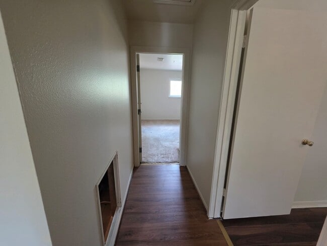 Building Photo - 13830 Burgoyne Rd Rental