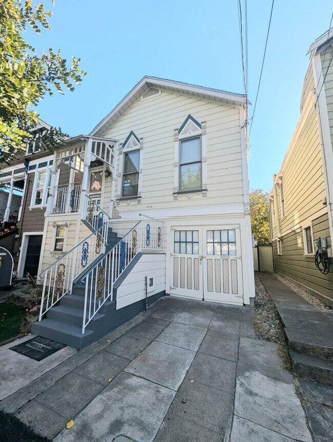 Photo - Adorable and Historic Home in West Alameda