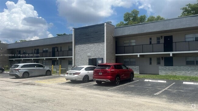 Building Photo - 8060 N Colony Cir Unit 106 Rental