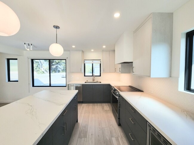 Photo - Meticulously renovated 2 bedroom duplex home in central San Mateo