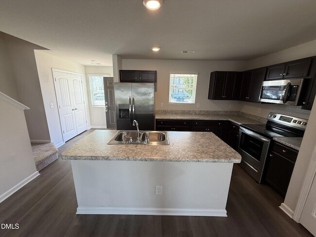 Photo - 1066 Peony Ln