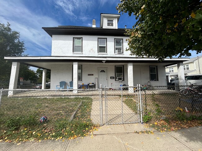 Photo - Beautiful 4 Bedroom House in Asbury Park!