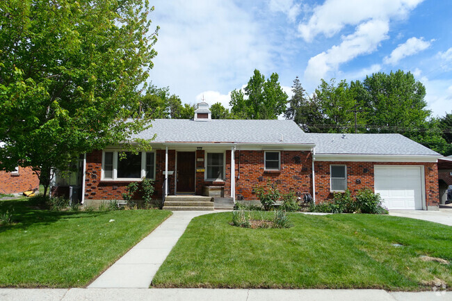 Building Photo - 4 Bedroom Near BSU Rental