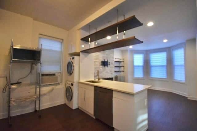Photo - 228 Maple St