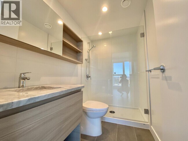 Photo - 652 Whiting Way Unité 2402