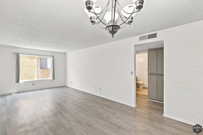 Building Photo - 3600 Bagley Ave Unit 102