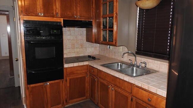 Photo - 3305 Askew Ave