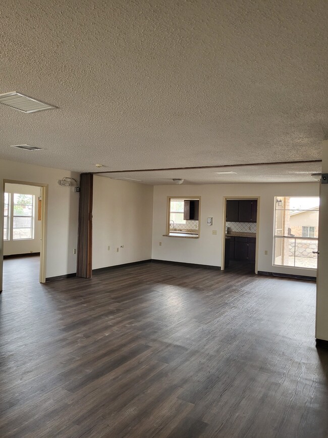 Photo - 5310 Blanco Ave