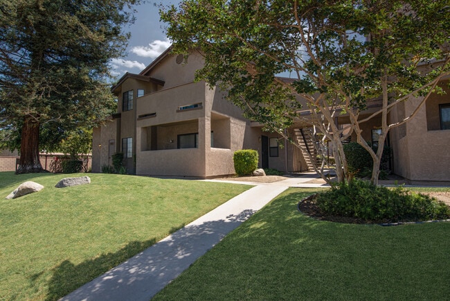 Laurelwood Oaks