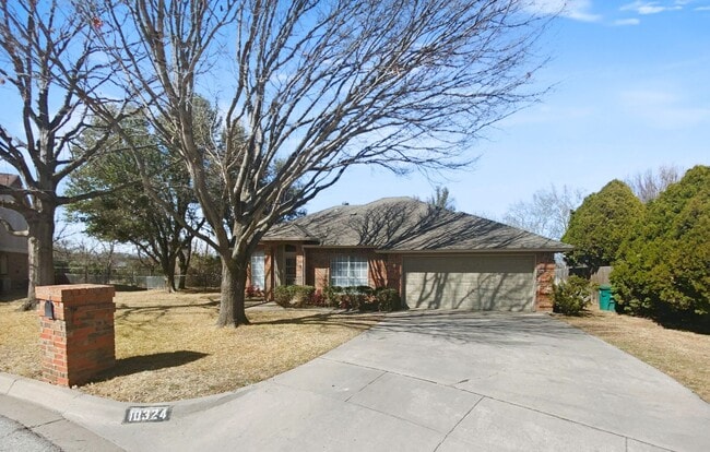 Photo - Charming 3 Bed, 2 Bath Home in Prime Fort ...