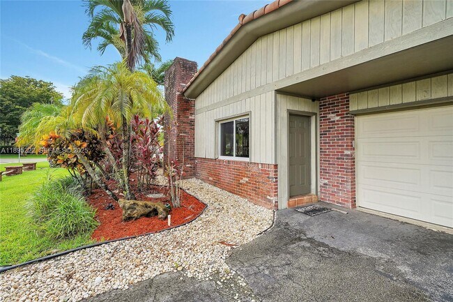 Photo - 1518 N Yale Dr