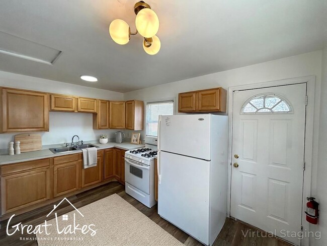 Photo - Beautiful 2 Bedroom 1 Bathroom now available for rent!