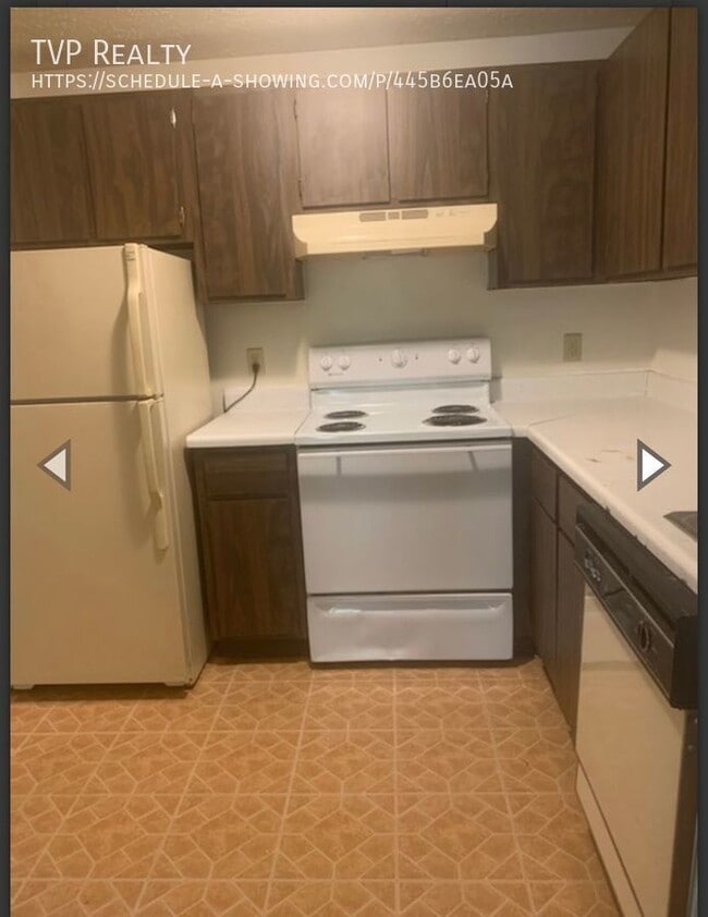 Photo - 128 Fox Hill Ln