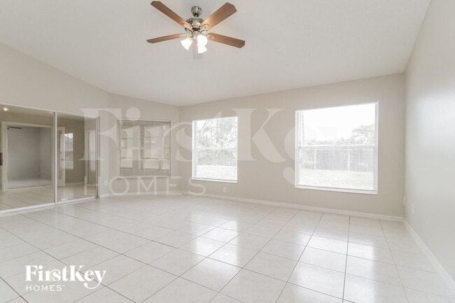 Photo - 474 Awin Cir SE