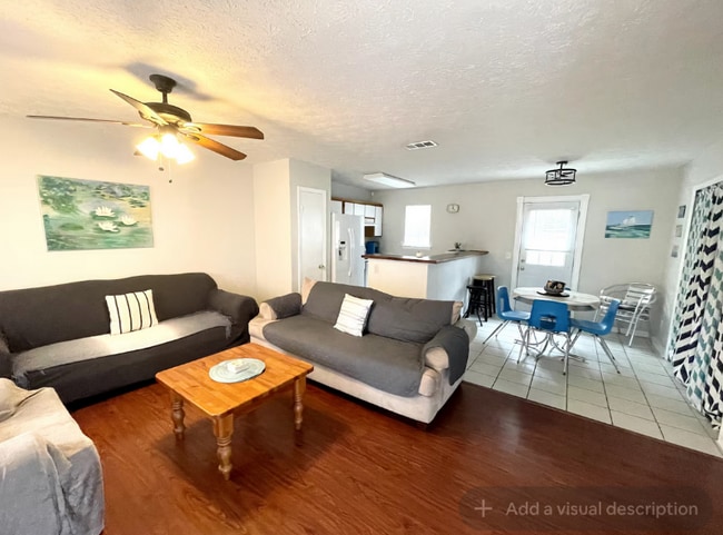 Photo - 411 Mapmaker Ln