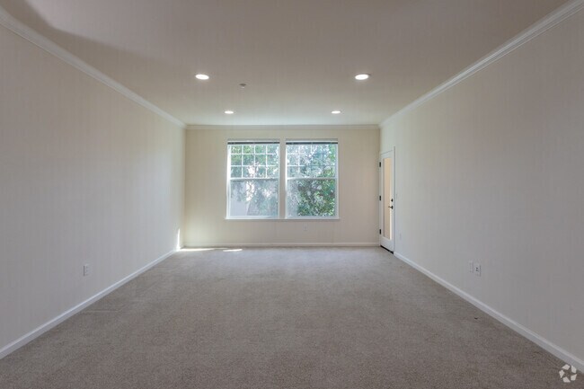 2BR,1BA - 1145SF - Living Room