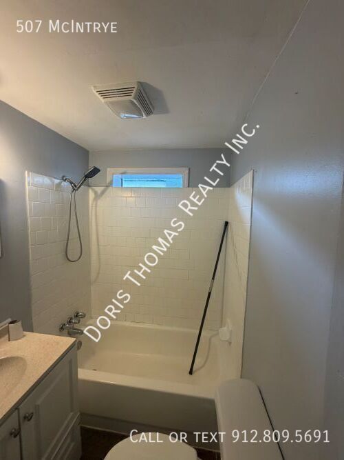 Photo - 507 McIntyre St