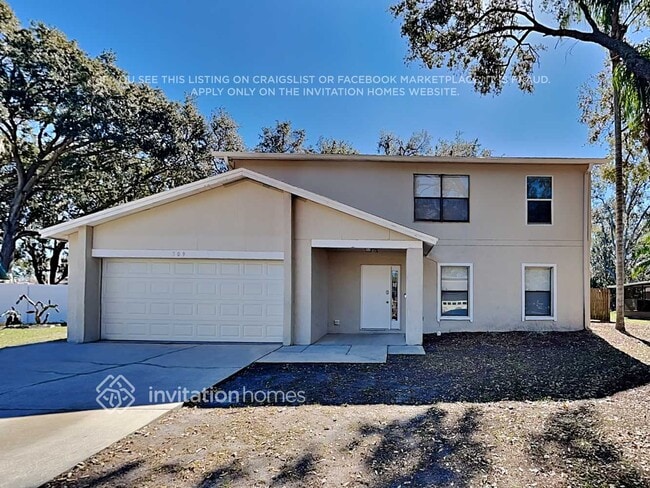 Building Photo - 709 Sandy Creek Dr