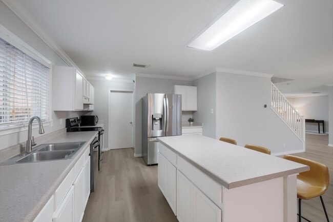 Photo - 834 Quitman Oak