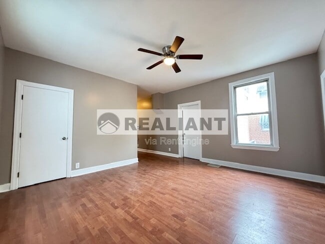 Photo - 128 W 31st St
