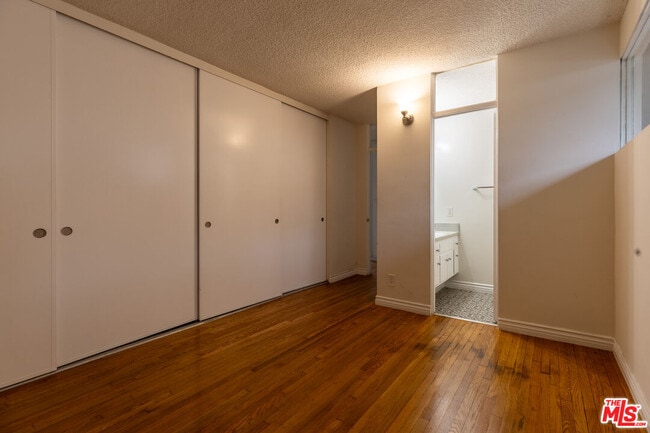 Photo - 11133 Rose Ave Unit 15