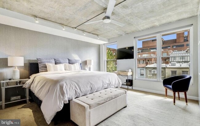 Photo - 3210 Grace St NW Unidad 308