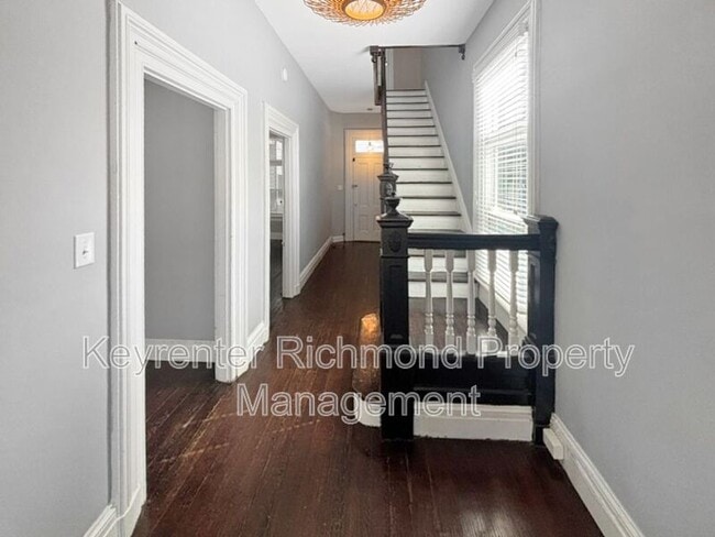 Photo - 2220 E Marshall St
