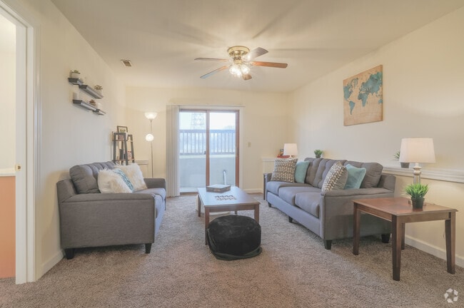 3 BR, 1 BA - Living Room