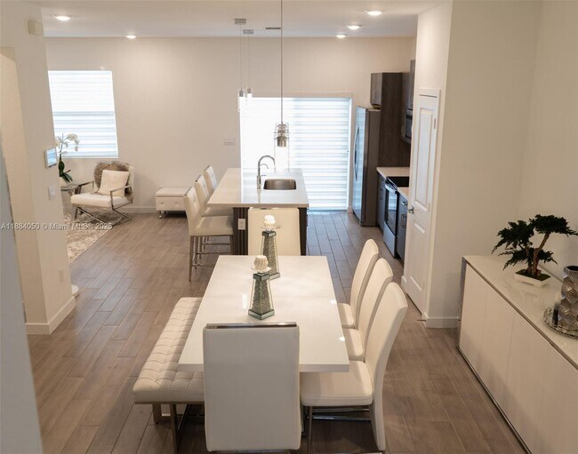 Photo - 824 SE 18th St