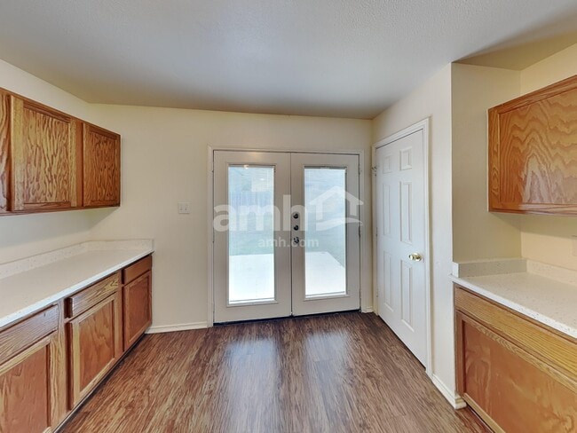 Photo - 122 Mallow Grove
