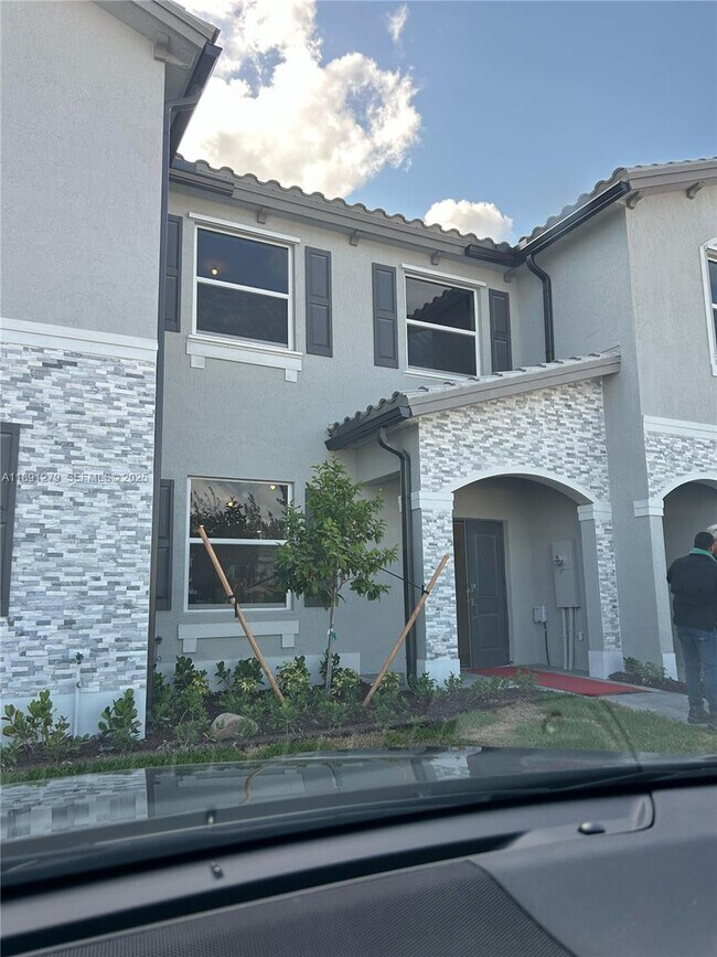 Photo - 111 SE 11th St