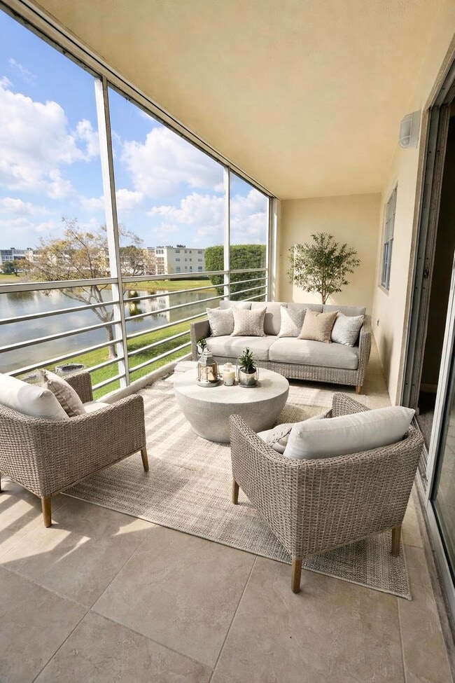 Building Photo - 3085 Cornwall E