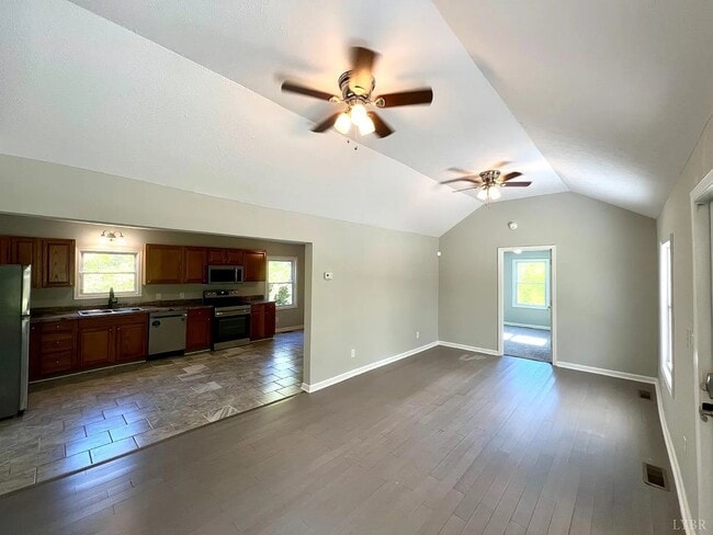 Photo - 207 V.E.S. Rd