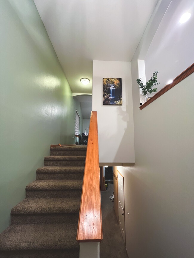 Photo - 1552 Deerfield Dr