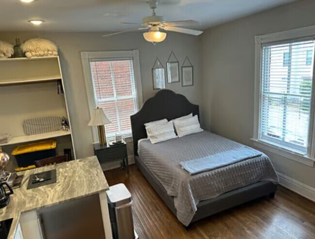 Photo - 101 E Clay St Unit Apt C