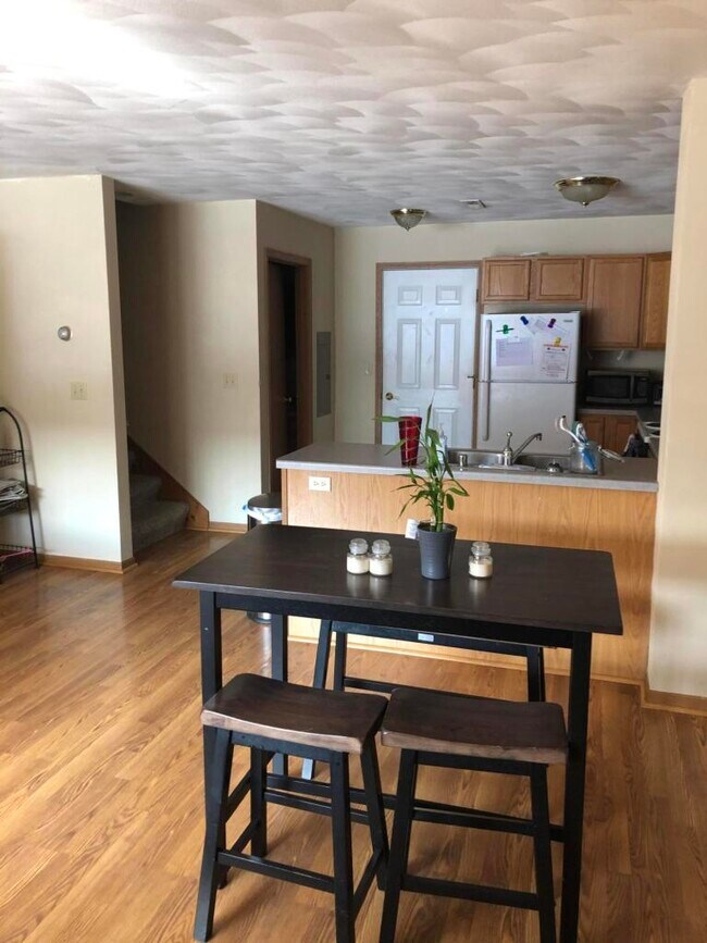 Photo - 580 W Caine St Unidad 580 Caine St