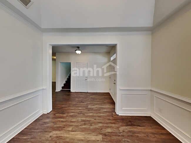 Photo - 192 Greenview Dr