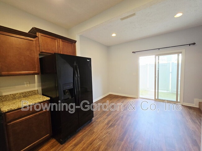 Photo - 1551 Sprucedale Dr