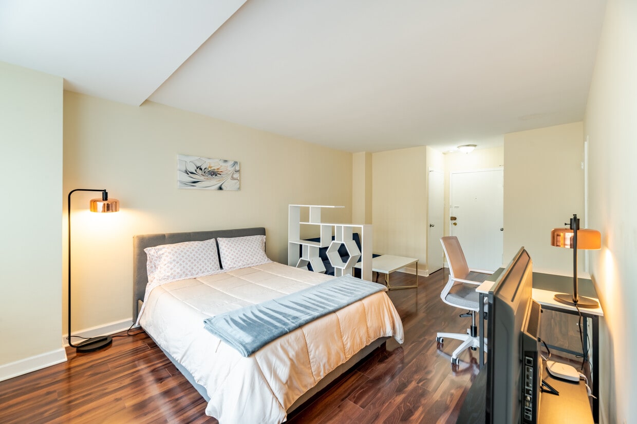 Photo - 1121 ARLINGTON Blvd (Arlington, VA)