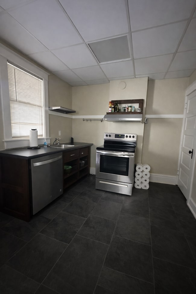 Photo - 3 bed 1 bath near UWEC!