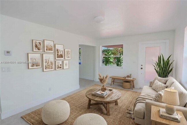 Building Photo - 2943 SW 36th Ave Unit A