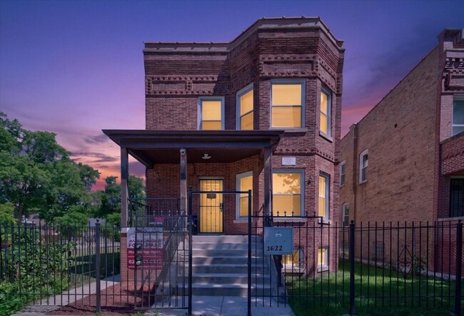 Photo - 3622 W Franklin Blvd