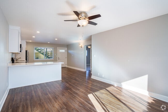 2BR, 1BA - 811SF Upgraded - Living Room